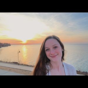 Meet your Posher, Olivia